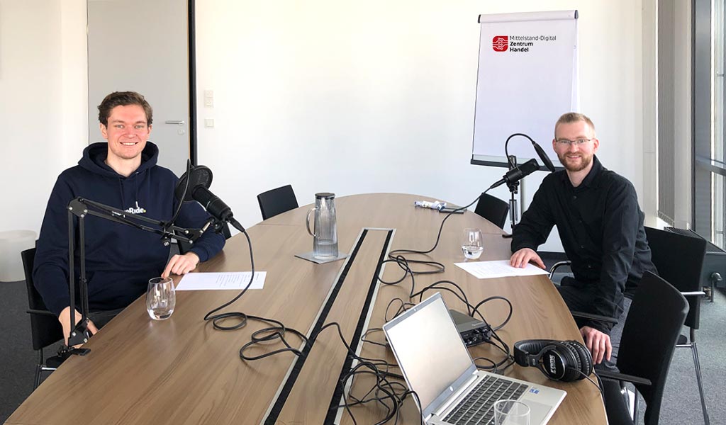 Podcast handelkompetent: Im Interview mit Hendrik Lallensack (links), Mitgründer des Kölner Start-ups HomeRide