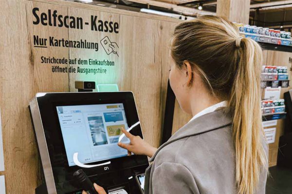 Automatisierte Altersverifikation an der Selbstbedienungskasse mittels KI-basierter Analyse der Gesichtsmerkmale | Foto: Beckesepp